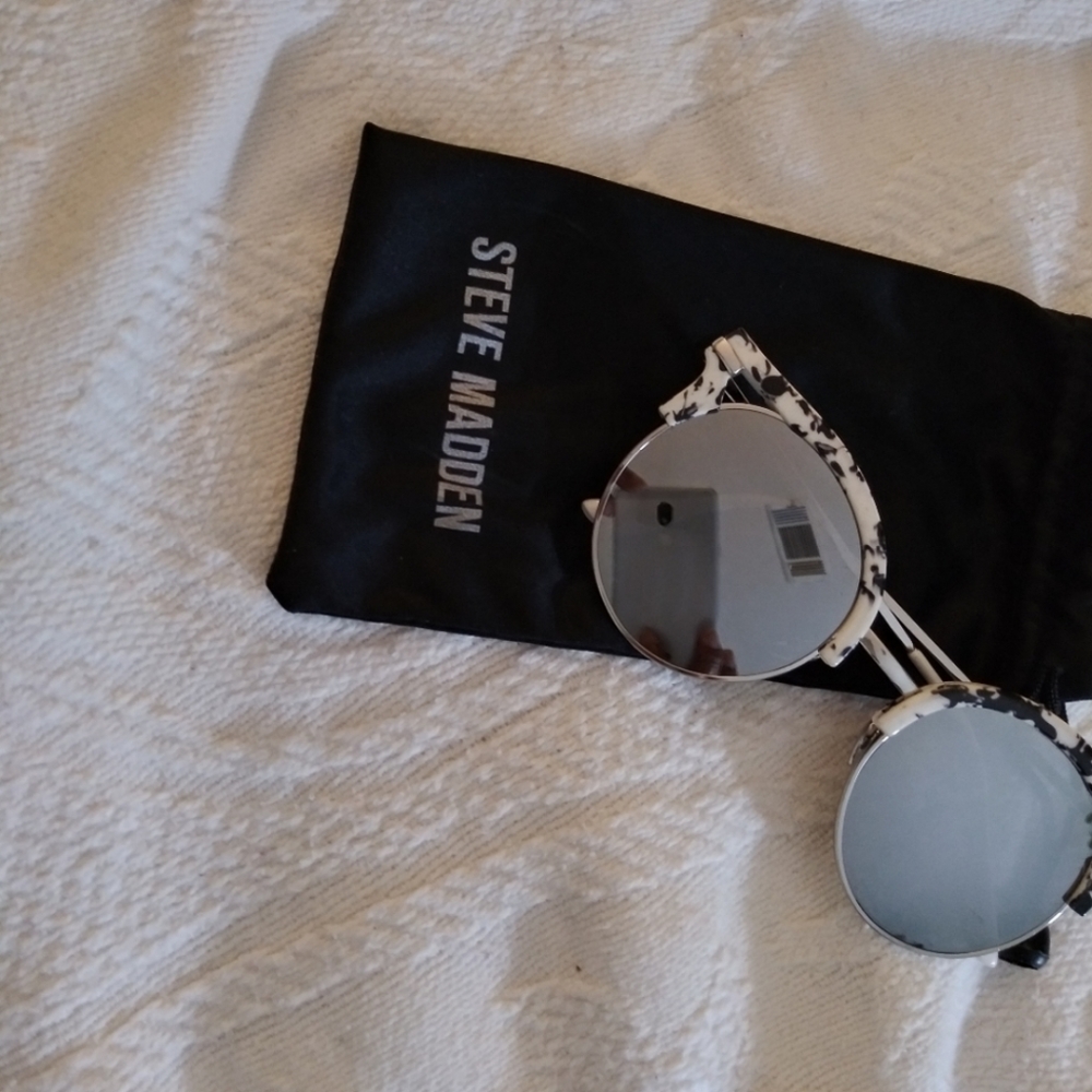 Steve Madden Sunglasses